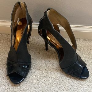 Guess sparkle and patent womens heels